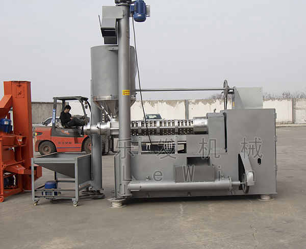 220V四級螺旋條排榨油機